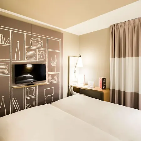 Ibis Brussels East 3* فافري