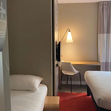Ibis Brussels East 호텔 3*
