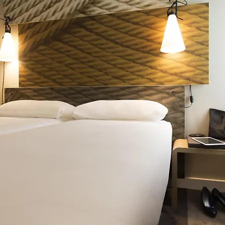 Ibis Brussels East 호텔