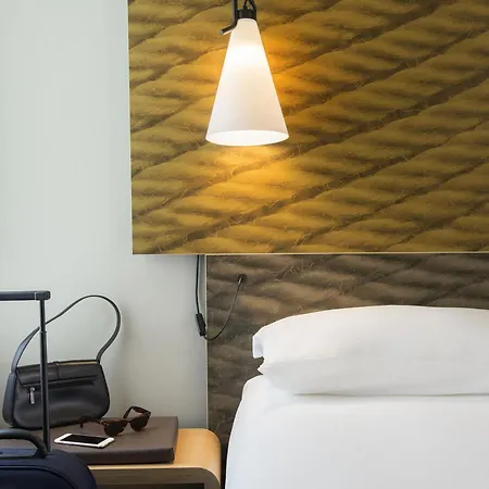 Ibis Brussels East 3*